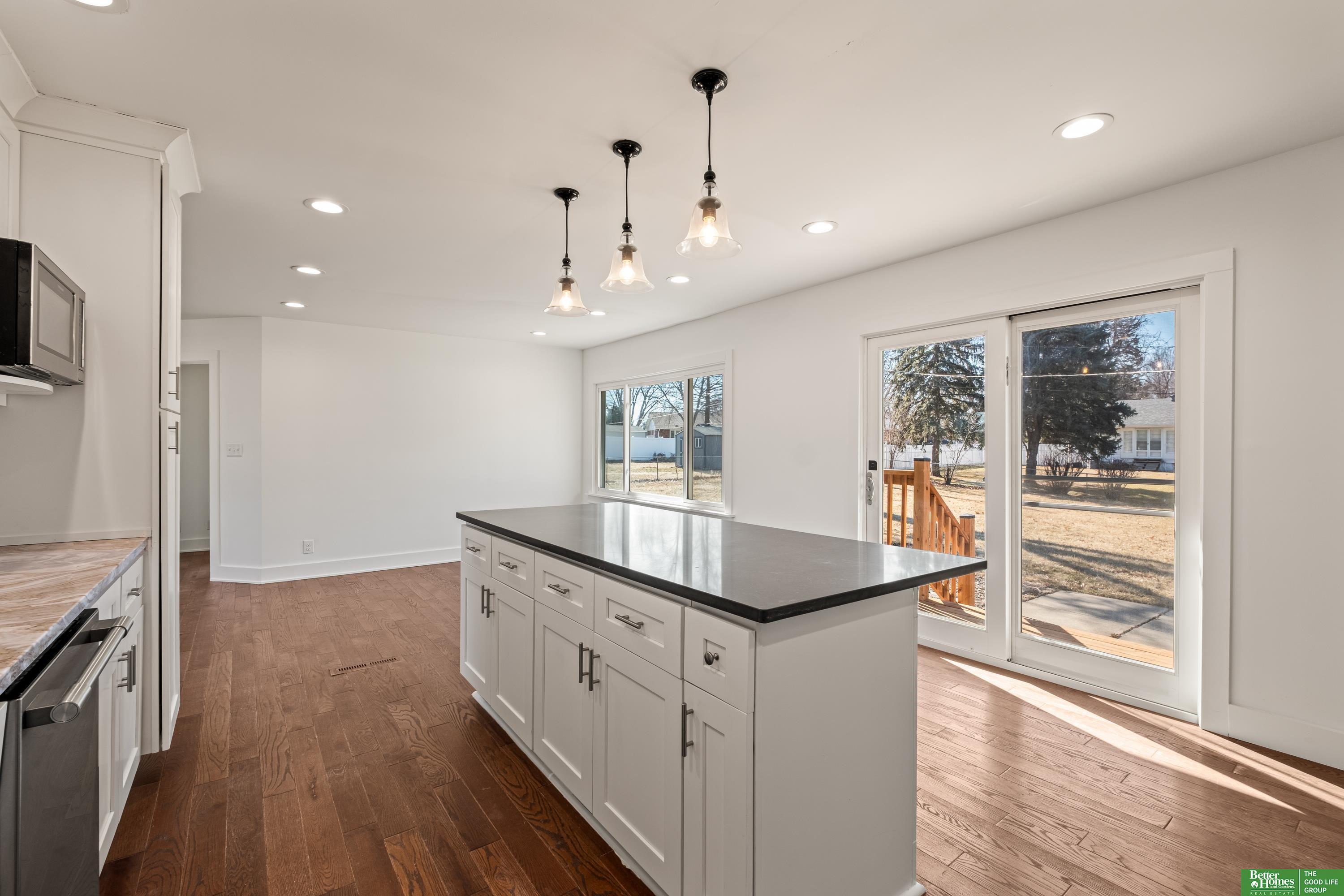 1922 S 113th Street