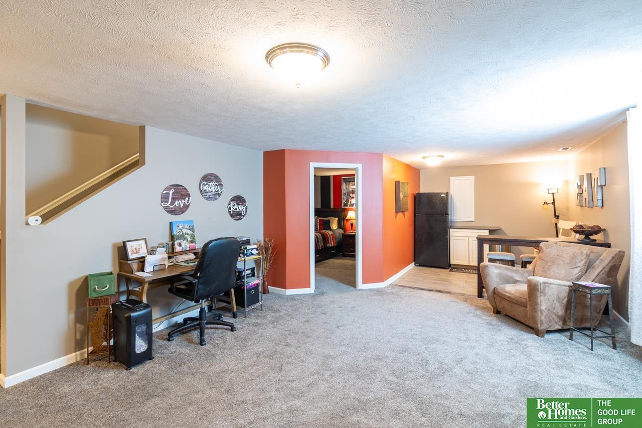2205 Alexandra Road