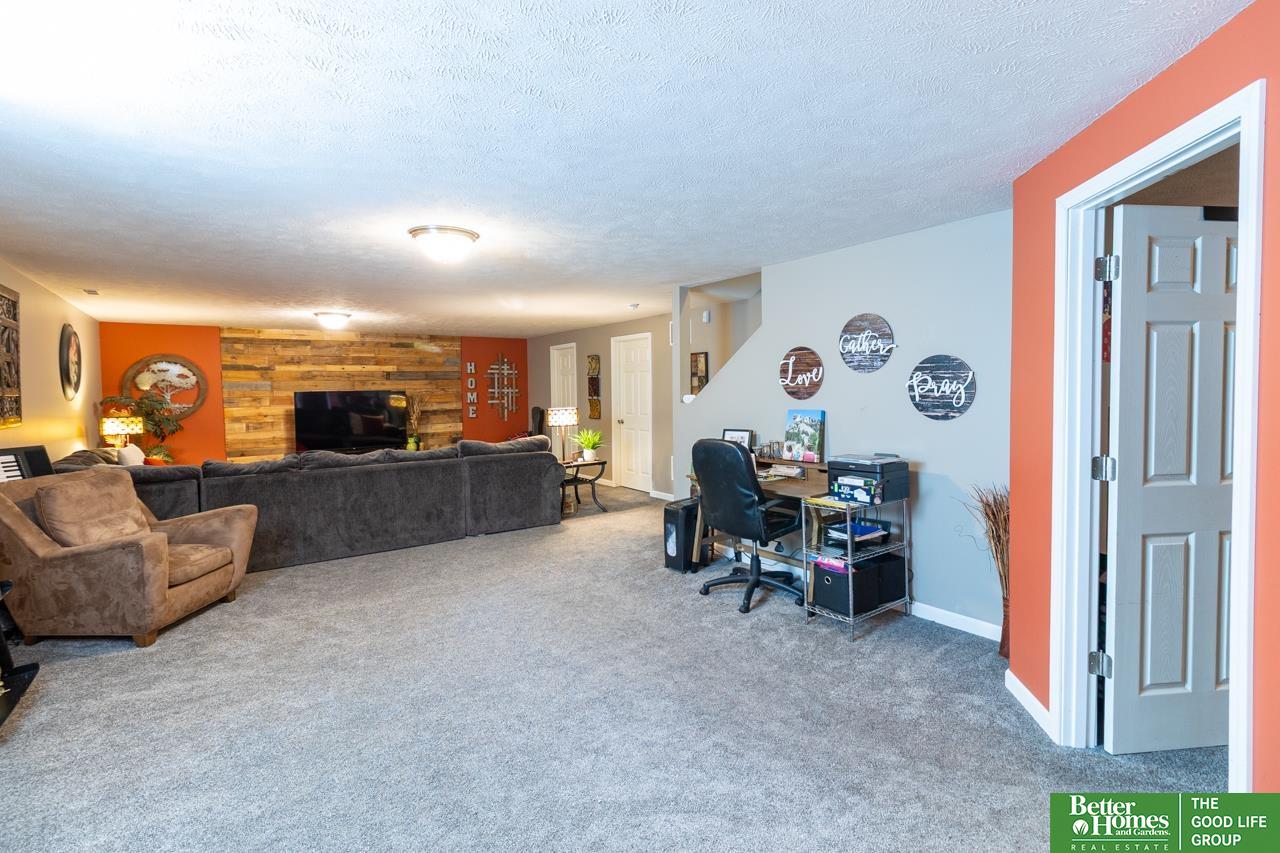 2205 Alexandra Road