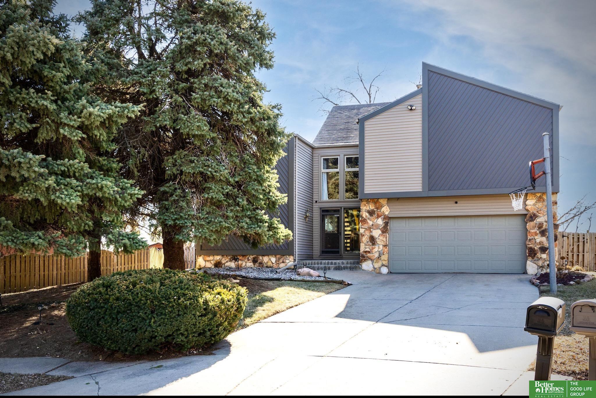 2334 N 113 Street