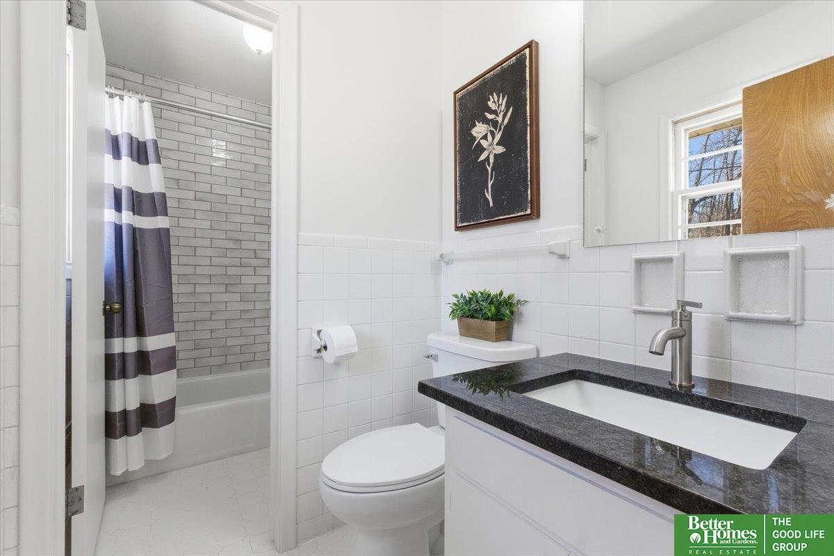2211 N 137th Street