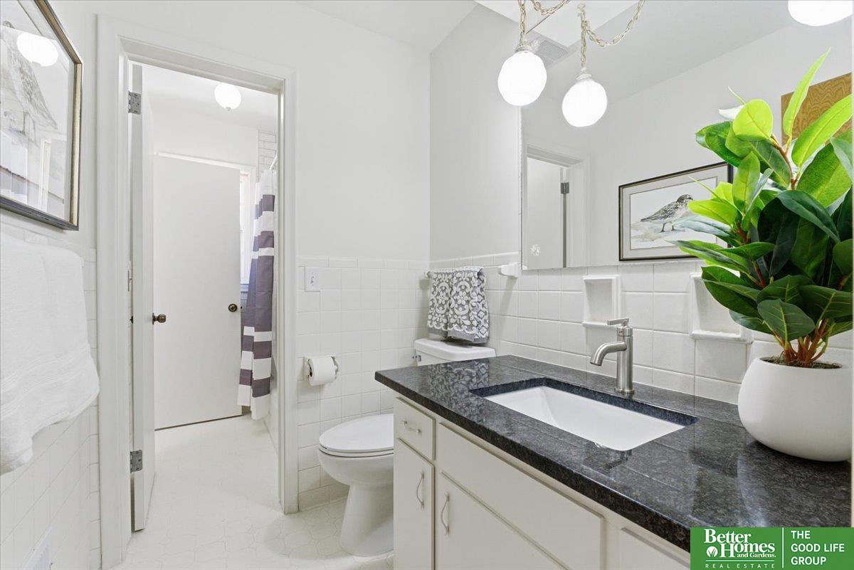 2211 N 137th Street