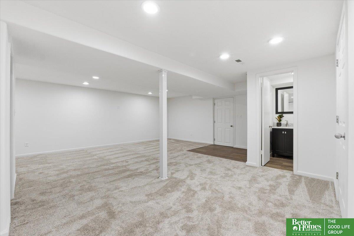 2211 N 137th Street