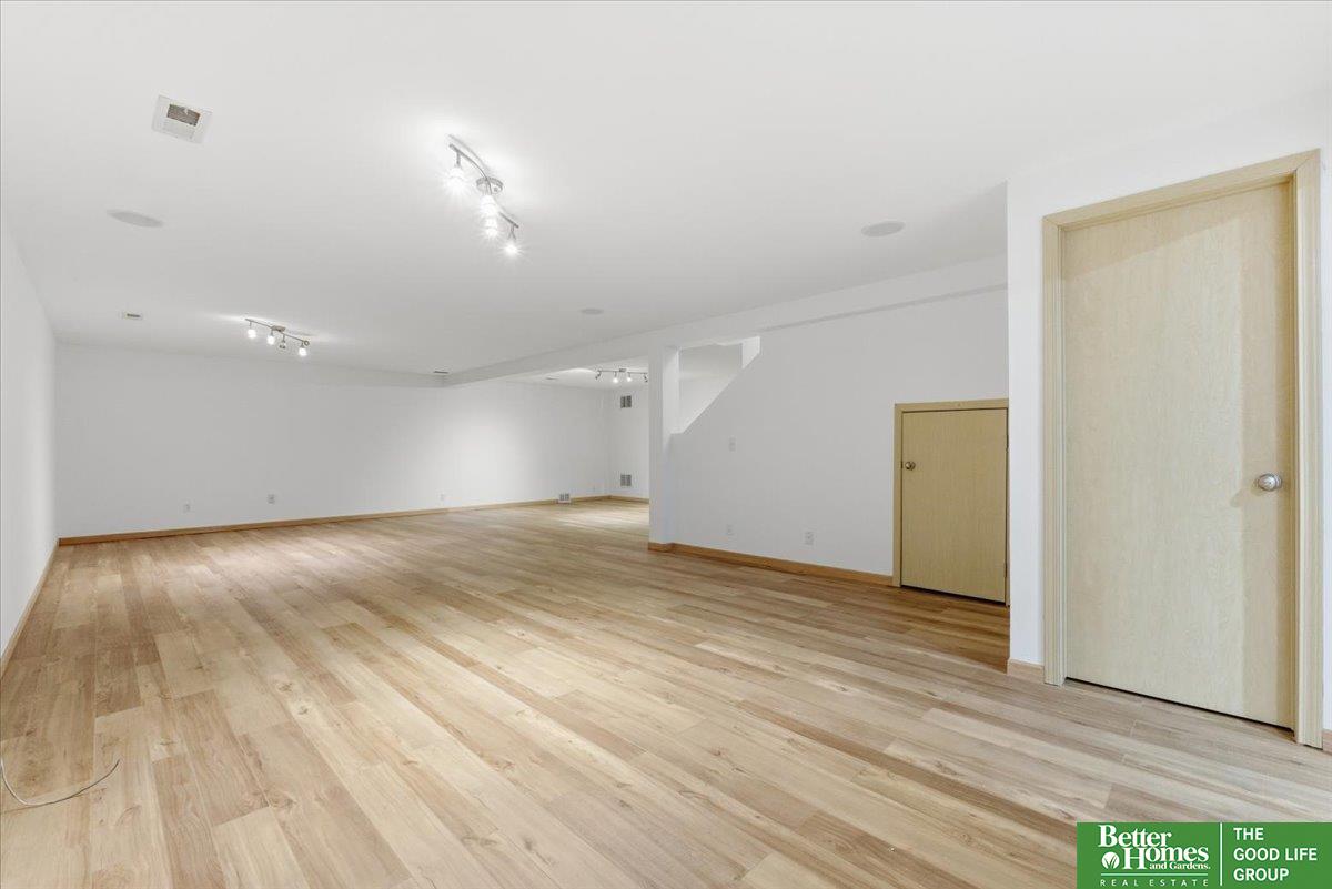 2102 Sunburst Drive