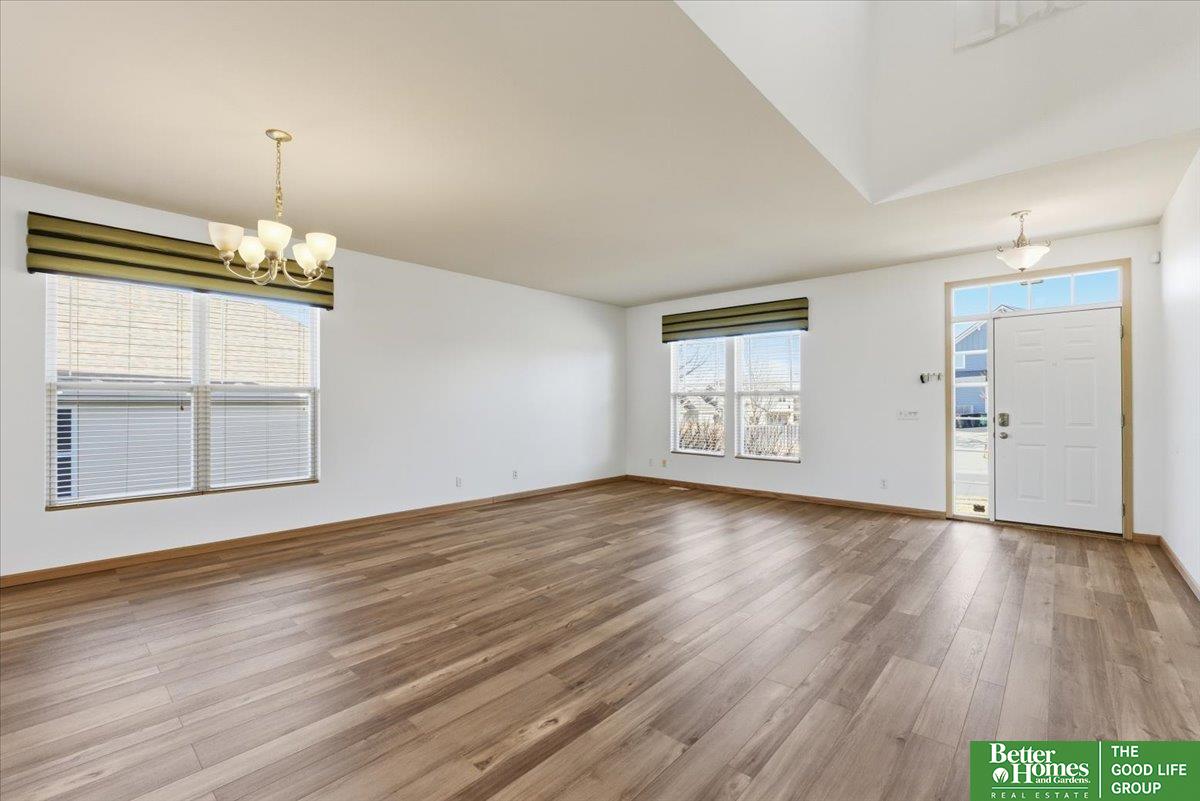 2102 Sunburst Drive