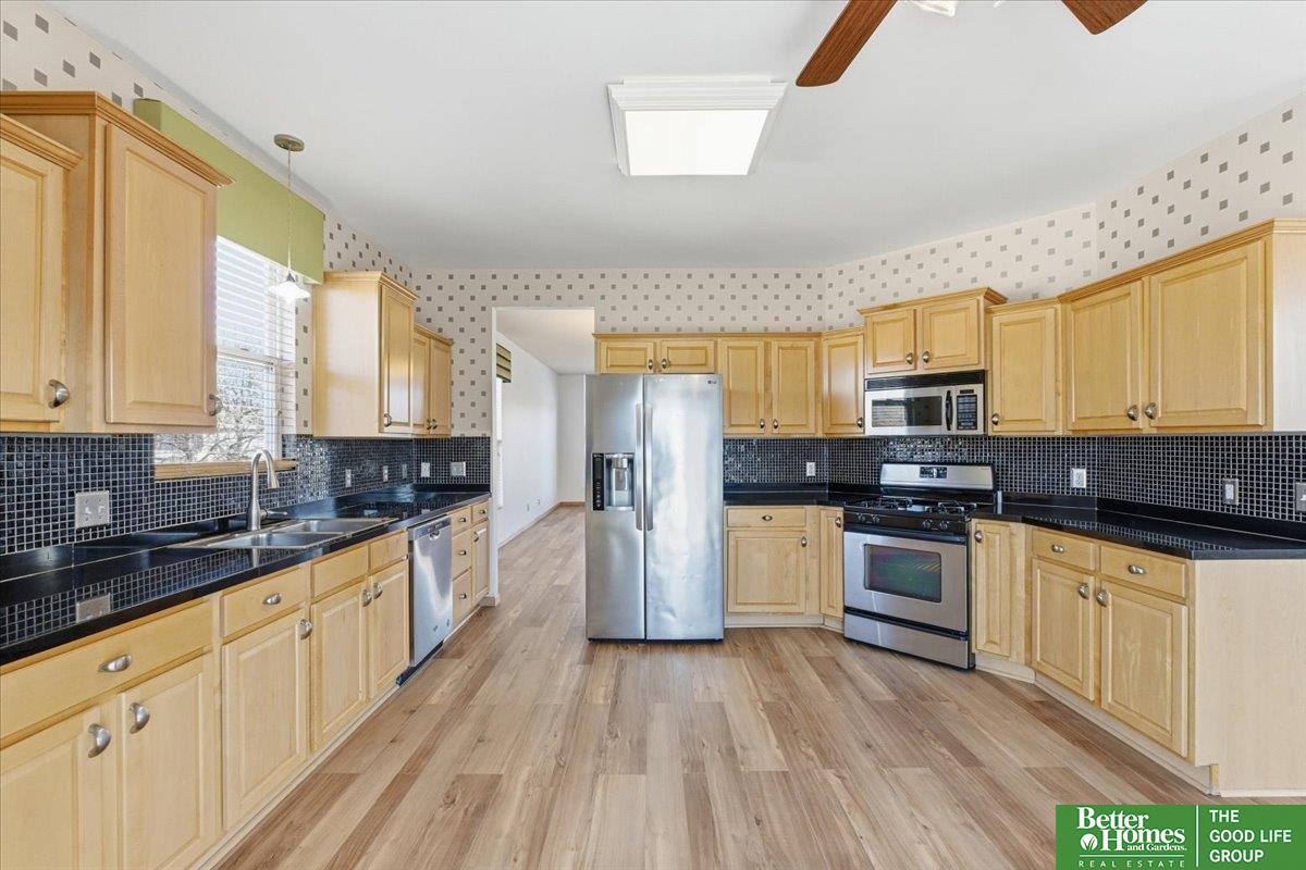 2102 Sunburst Drive