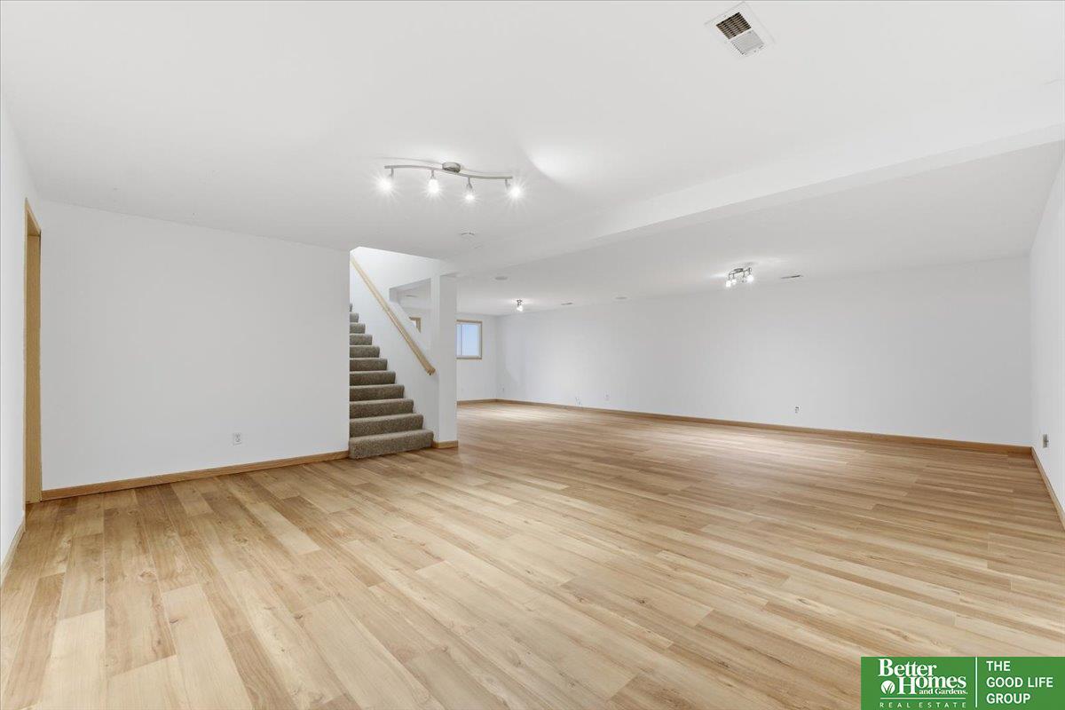 2102 Sunburst Drive