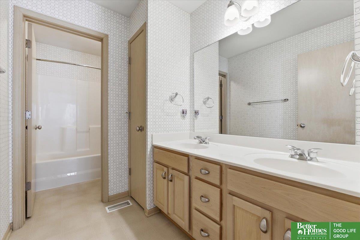2102 Sunburst Drive