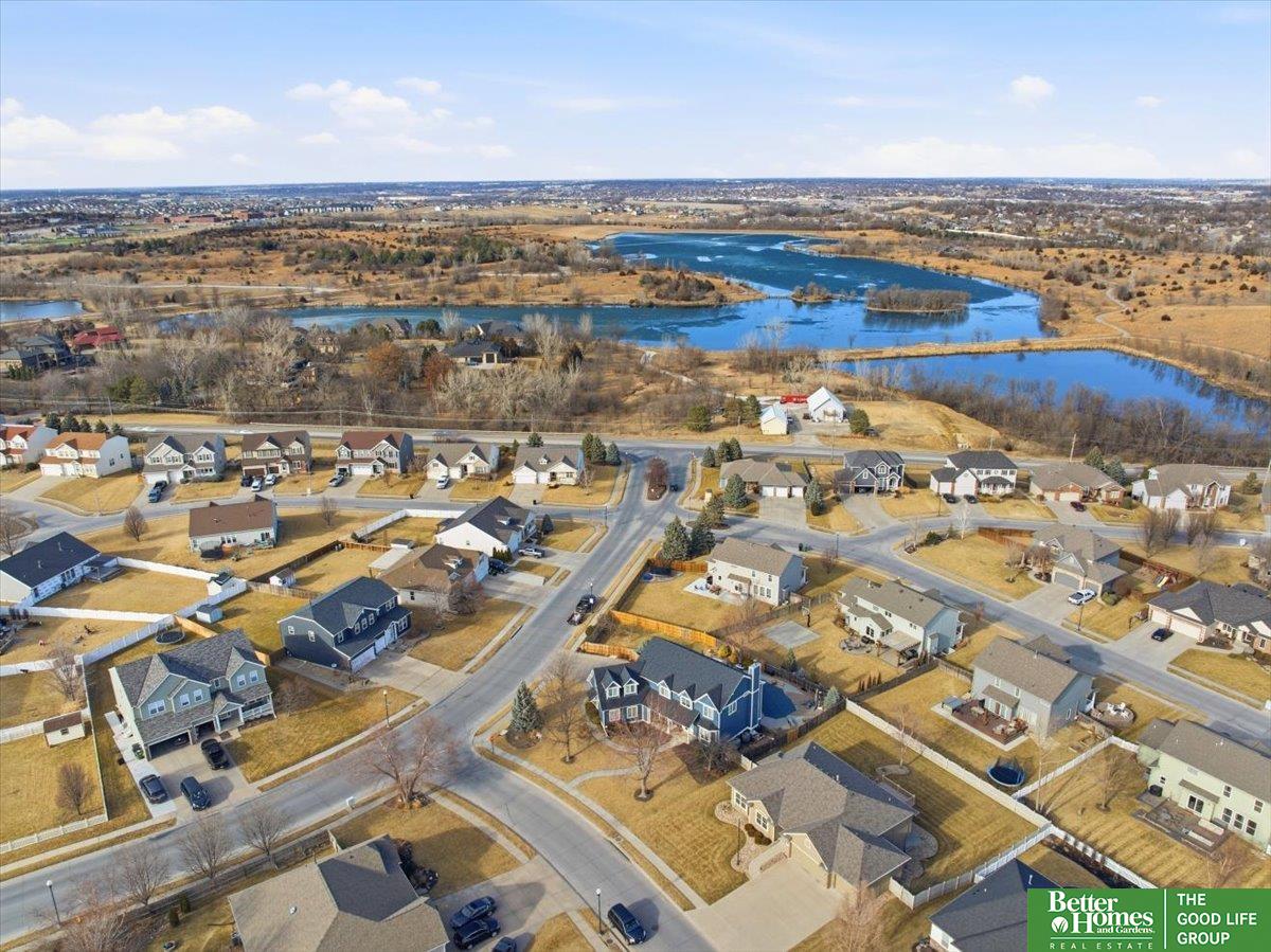 2102 Sunburst Drive
