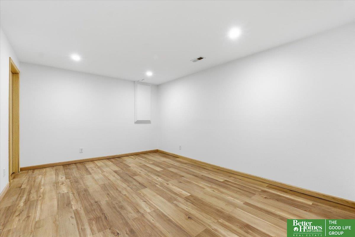 2102 Sunburst Drive