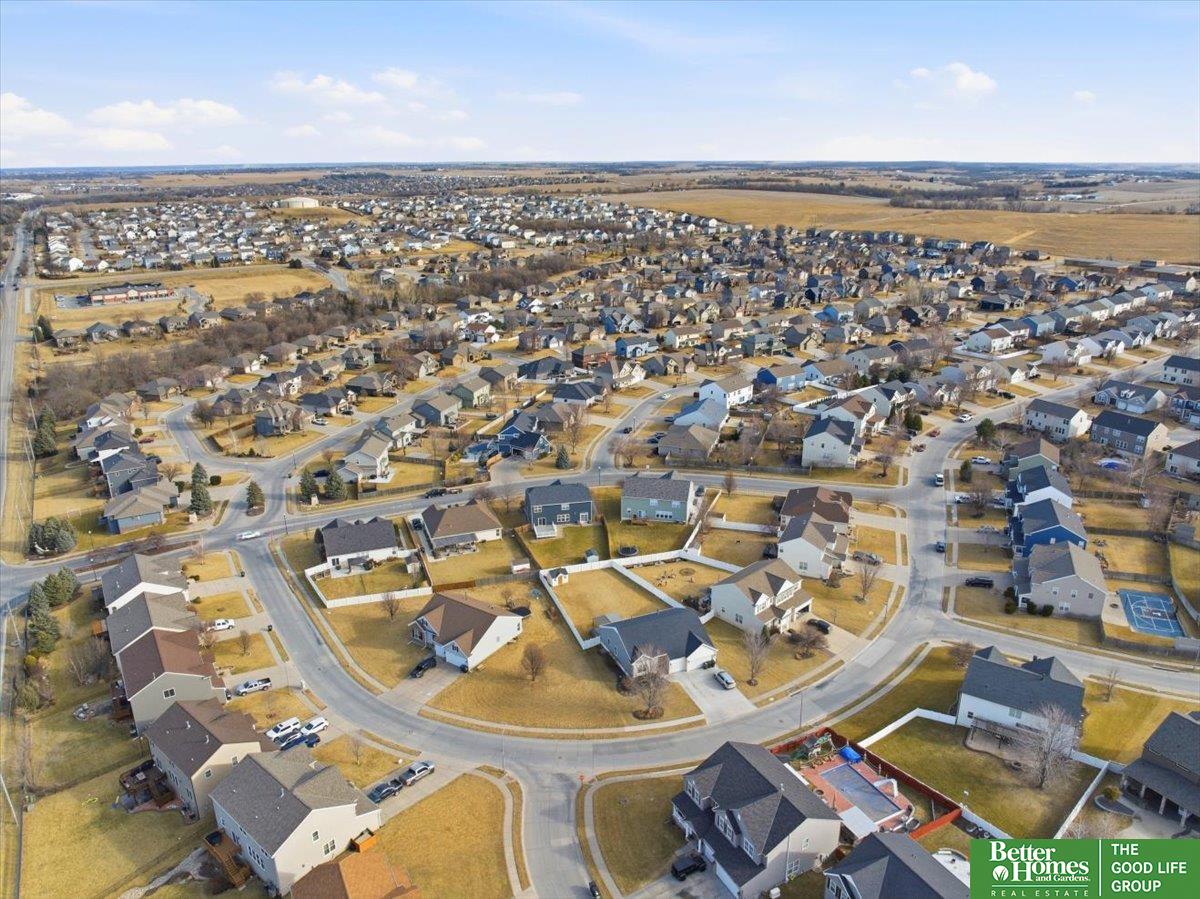 2102 Sunburst Drive