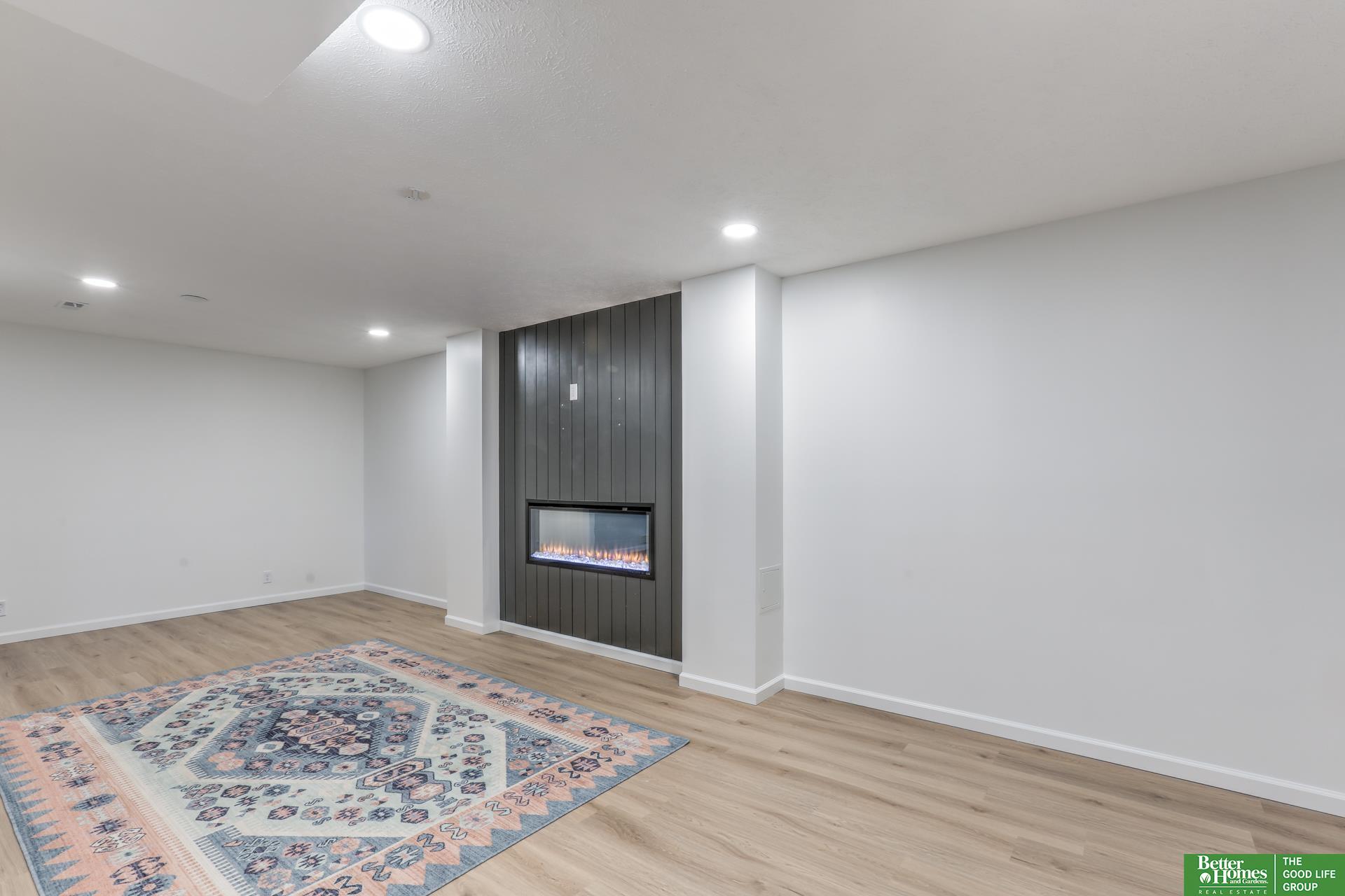920 Oxford Circle