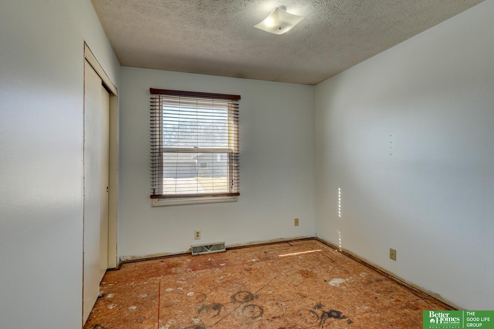 2405 N 112 Street