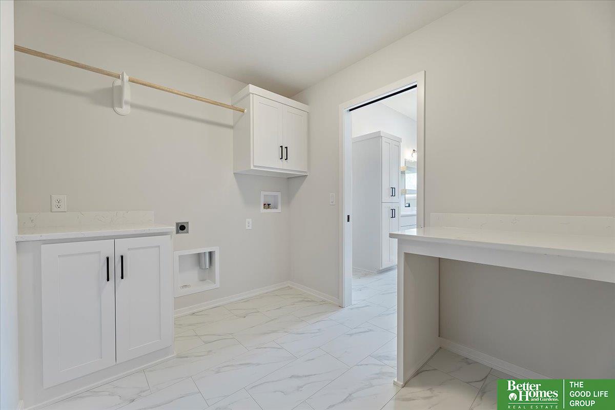 21343 Laurel Circle