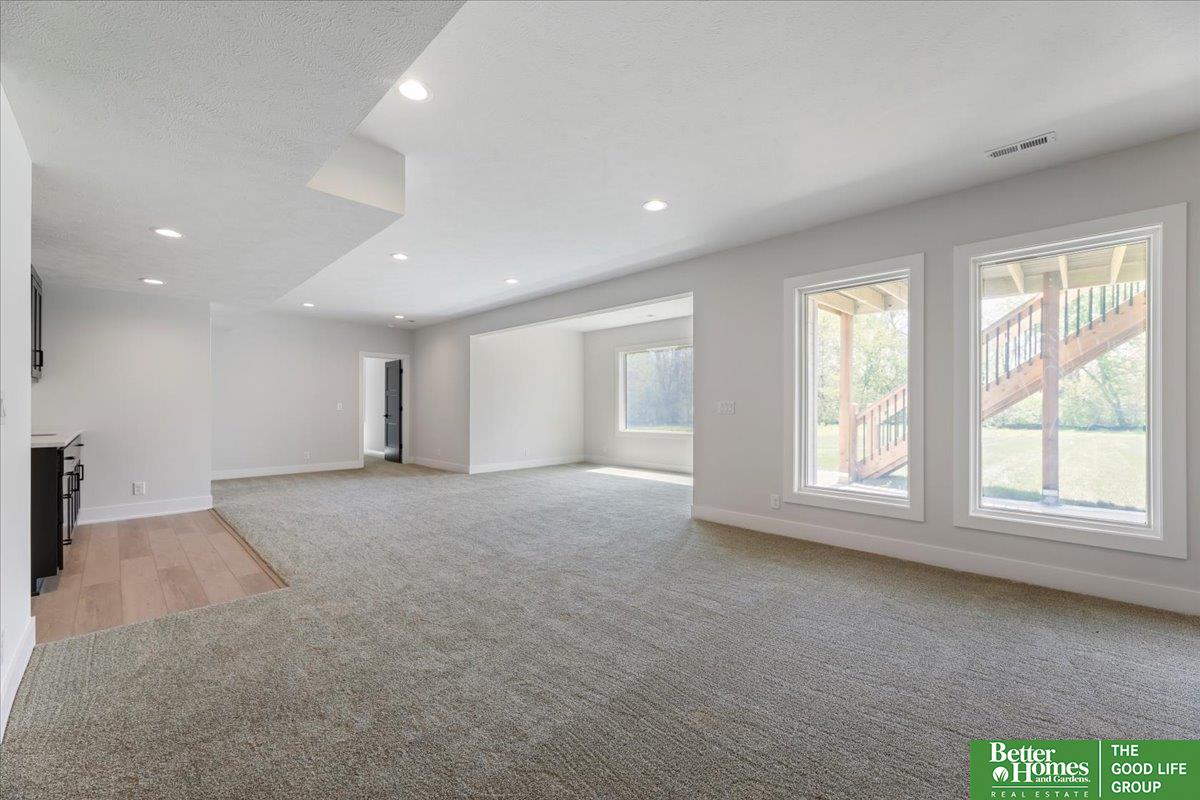 21343 Laurel Circle