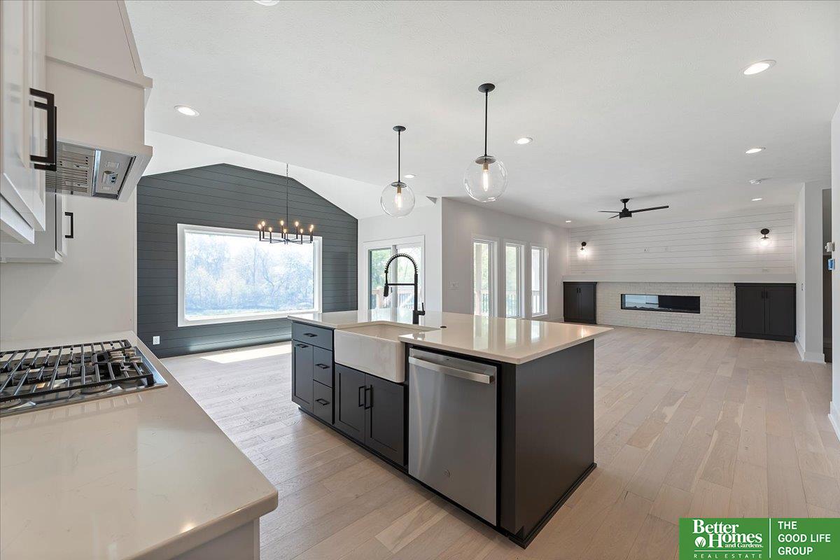 21343 Laurel Circle