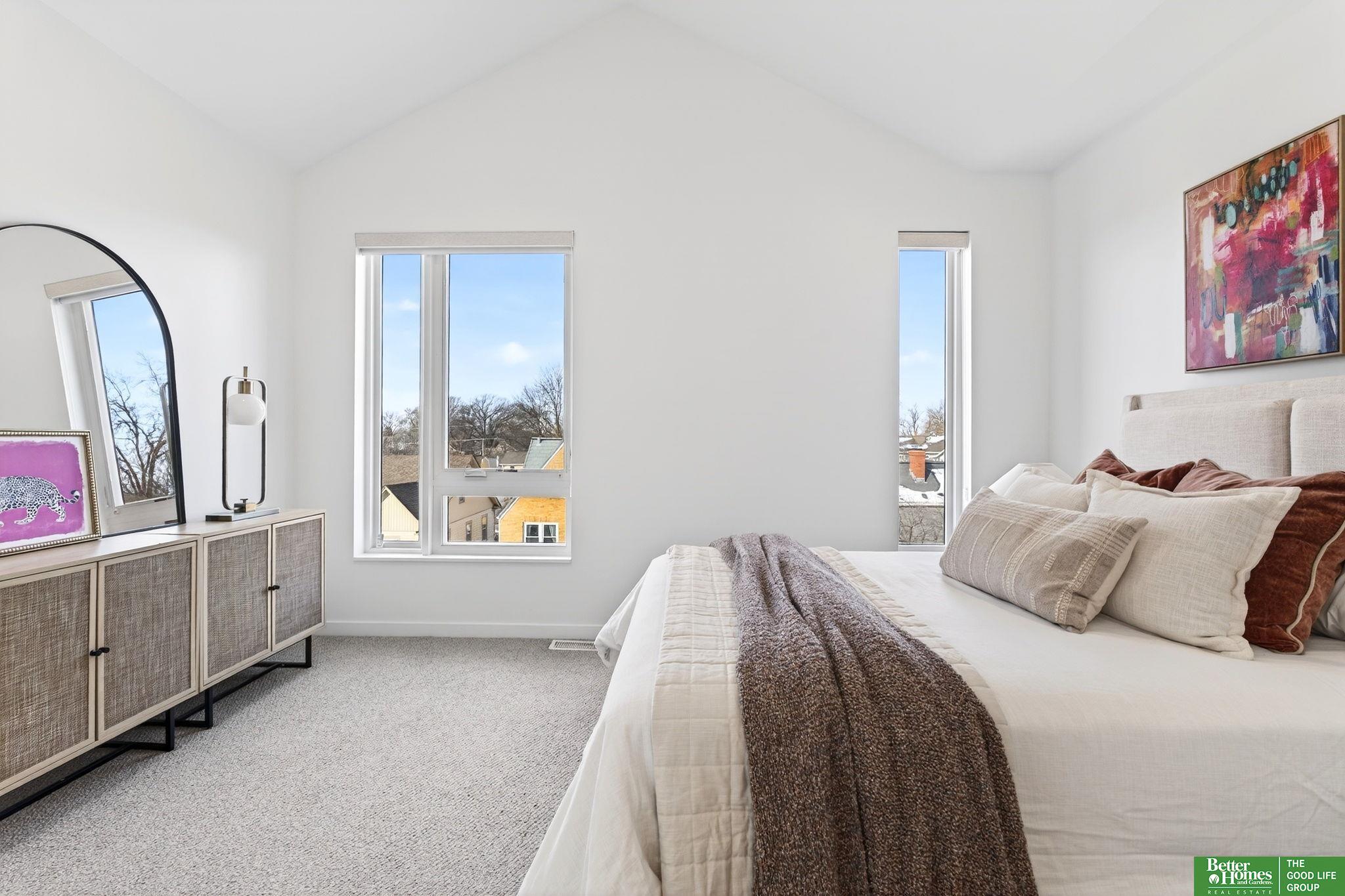 5324 Elmwood Plaza