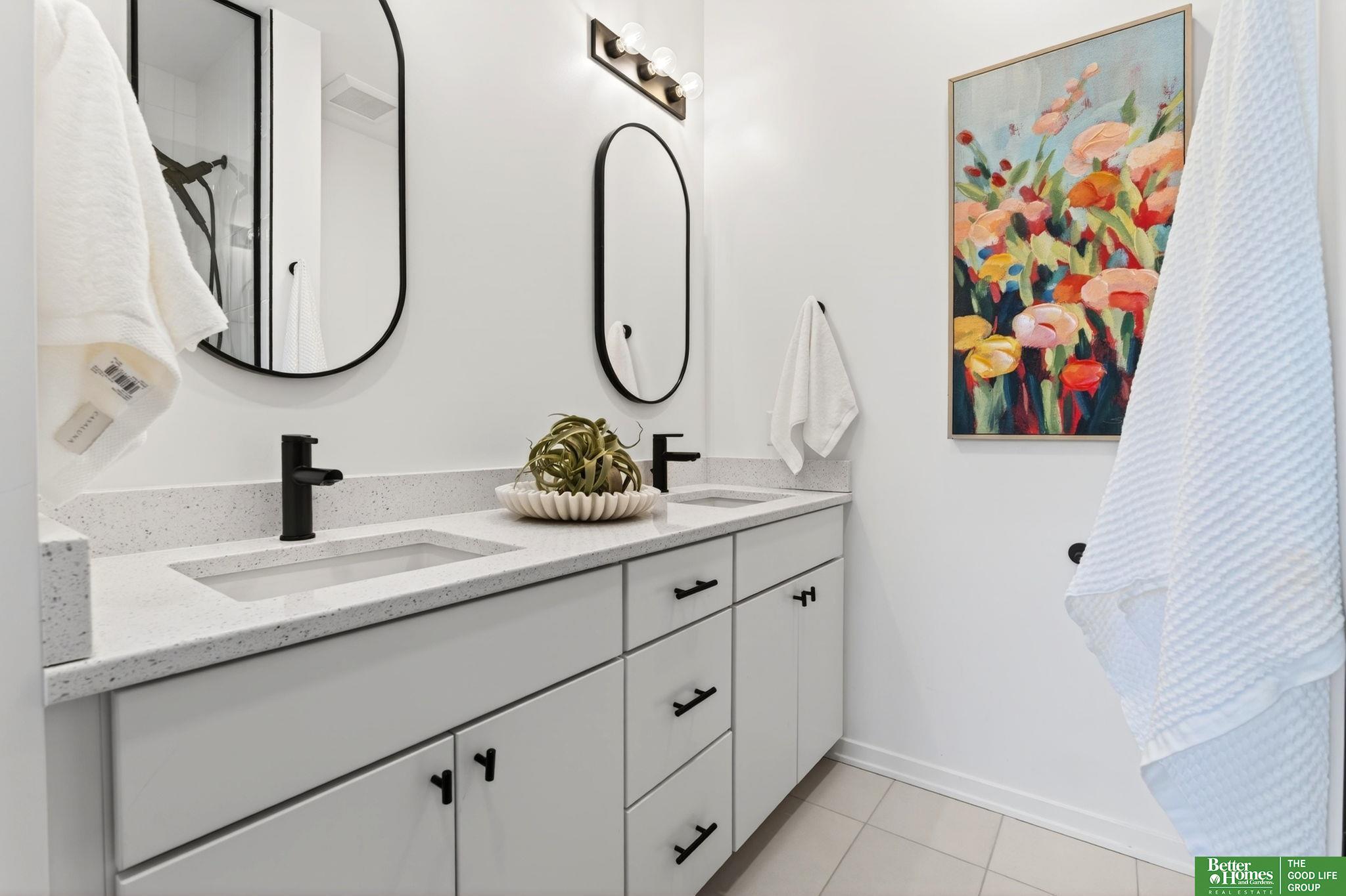 5324 Elmwood Plaza