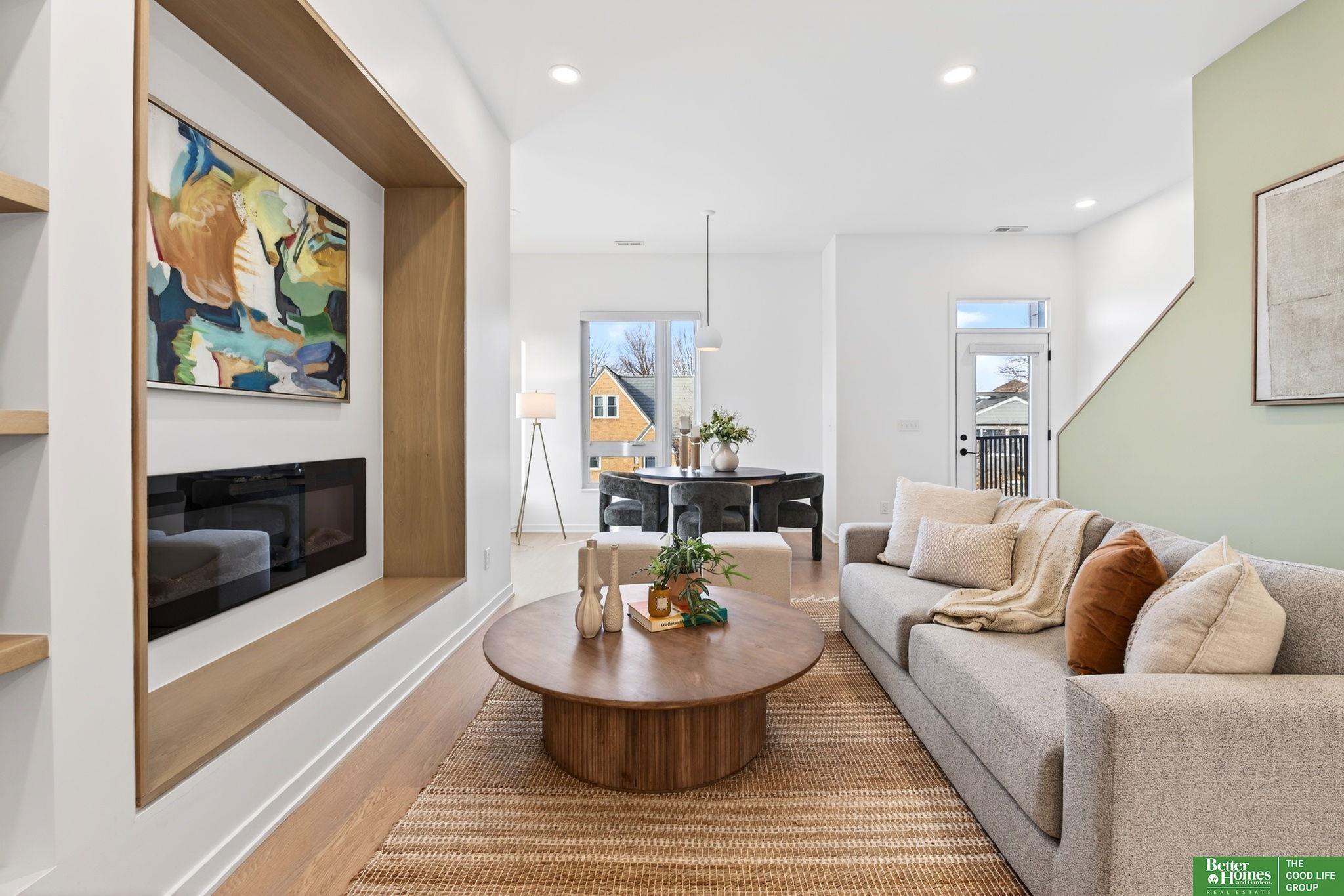 5324 Elmwood Plaza