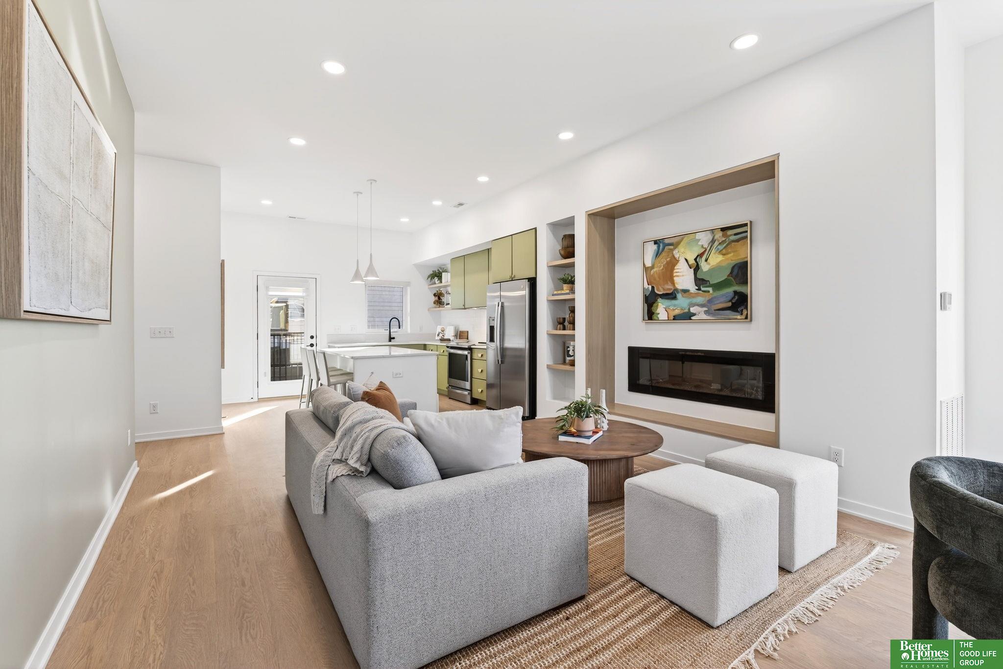 5324 Elmwood Plaza