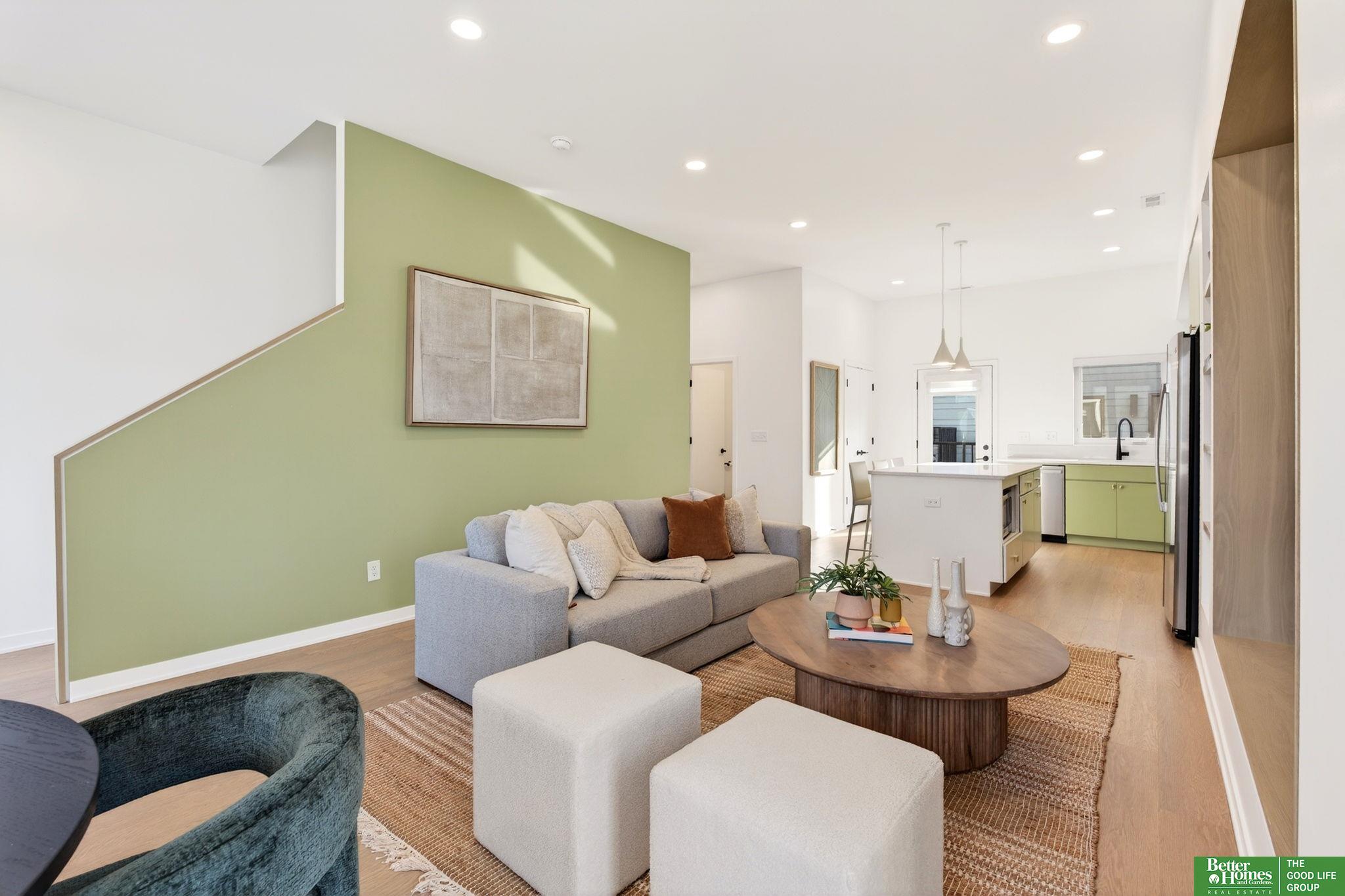 5324 Elmwood Plaza