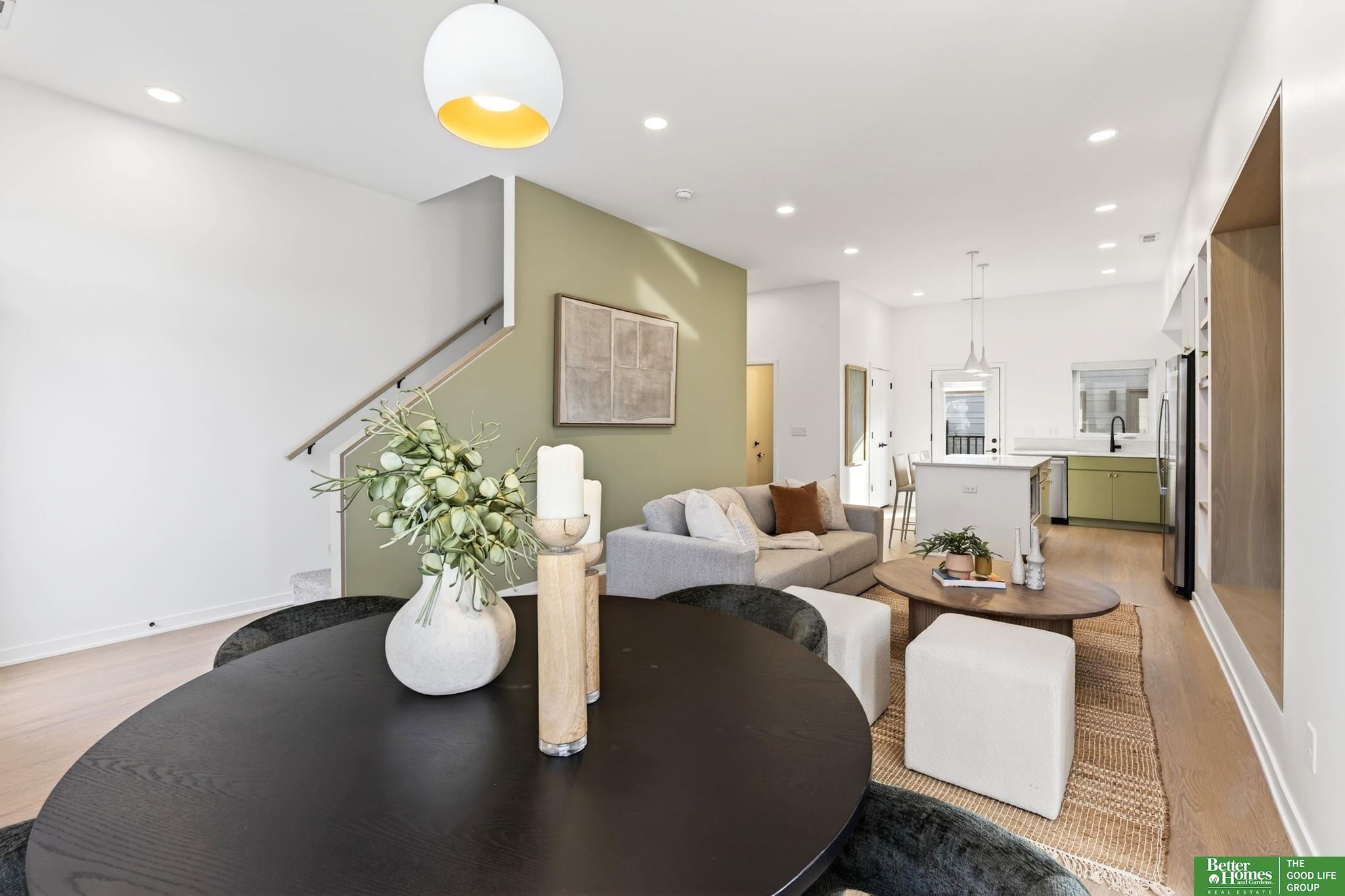 5324 Elmwood Plaza