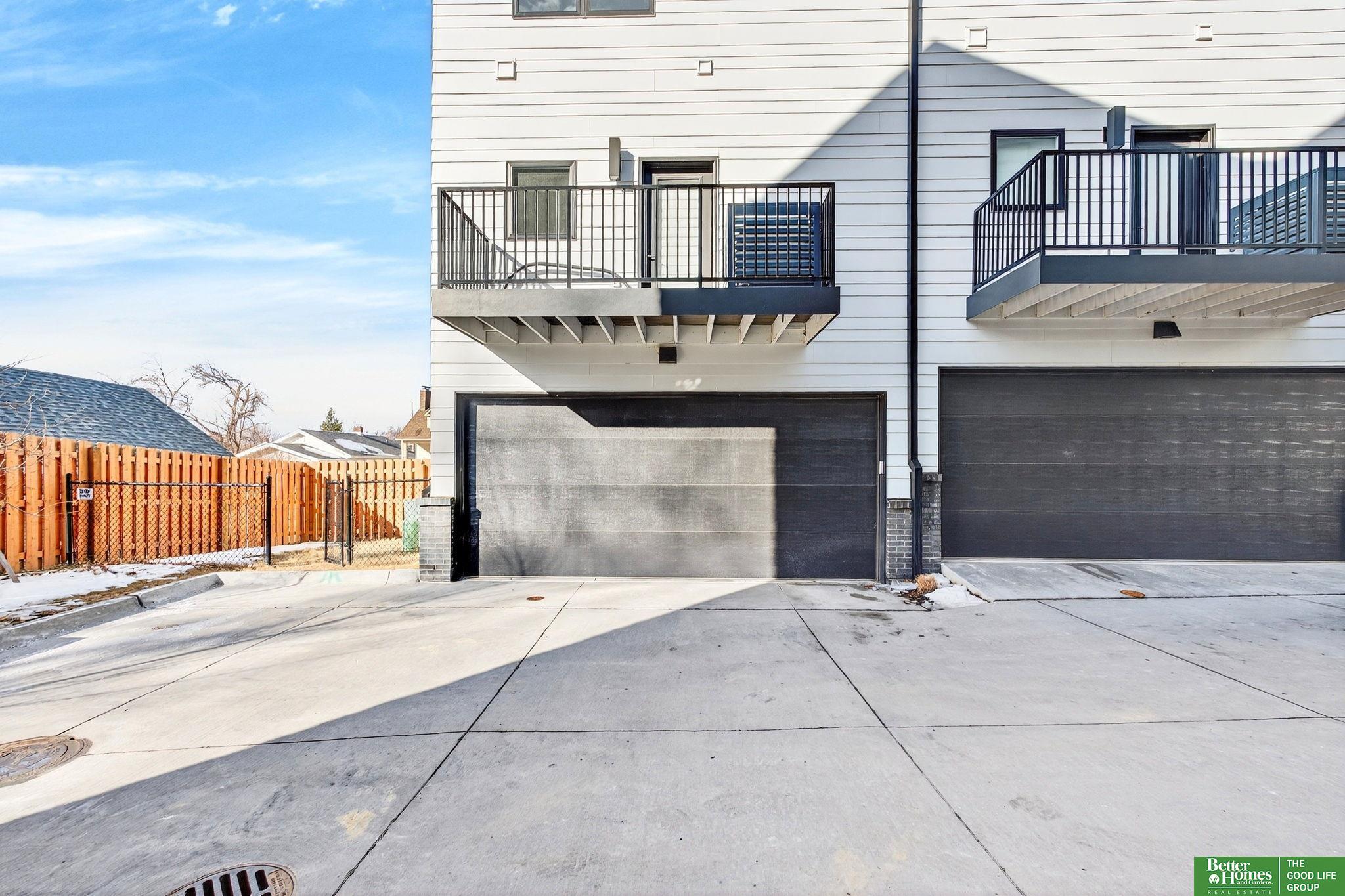 5324 Elmwood Plaza