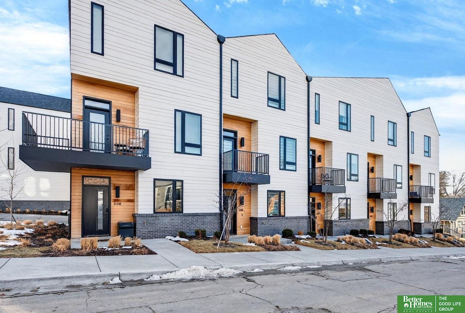 5324 Elmwood Plaza