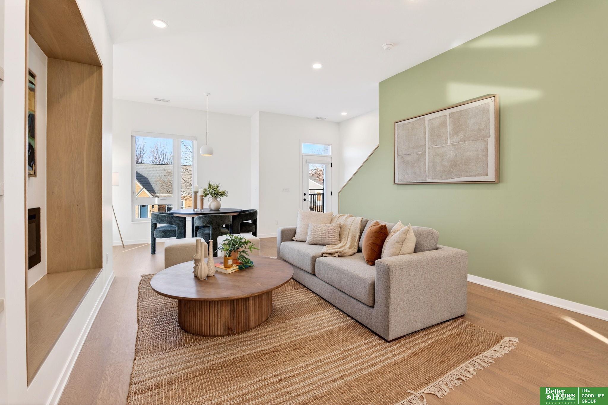 5324 Elmwood Plaza