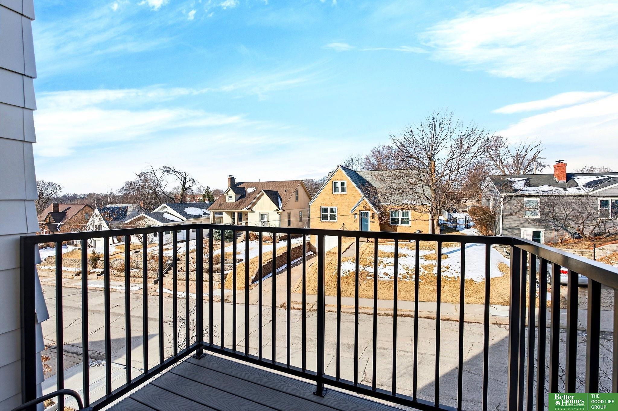 5324 Elmwood Plaza