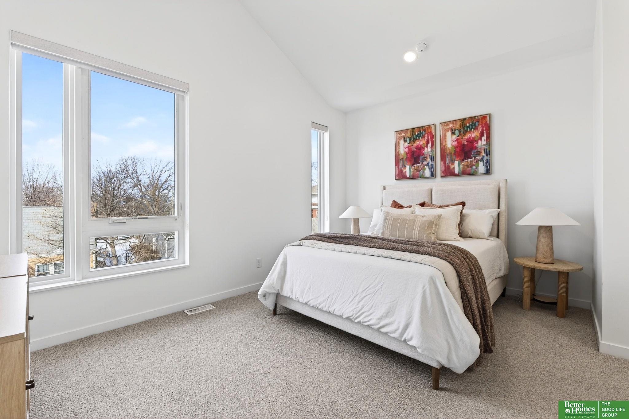 5324 Elmwood Plaza