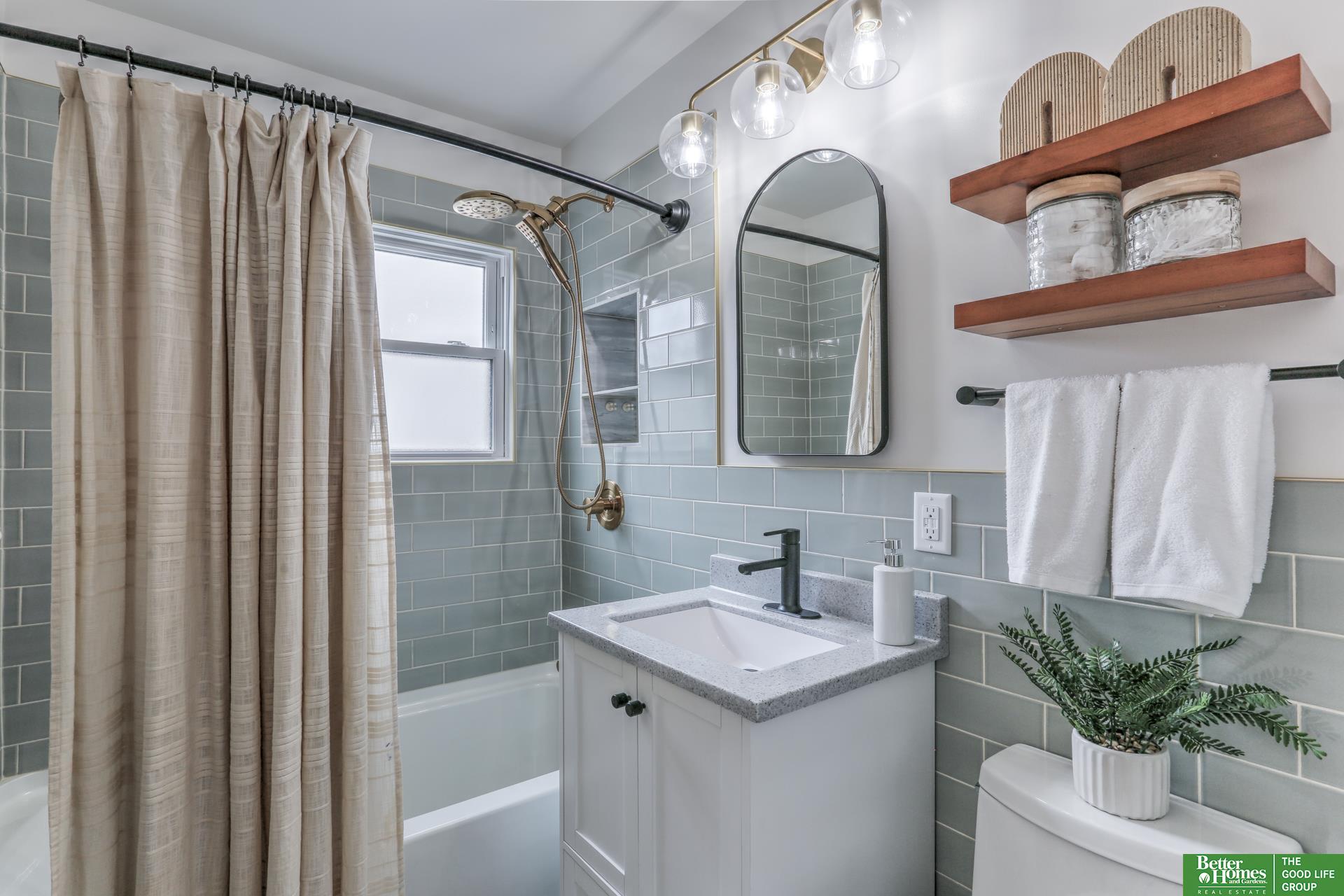 1933 S 48th Street