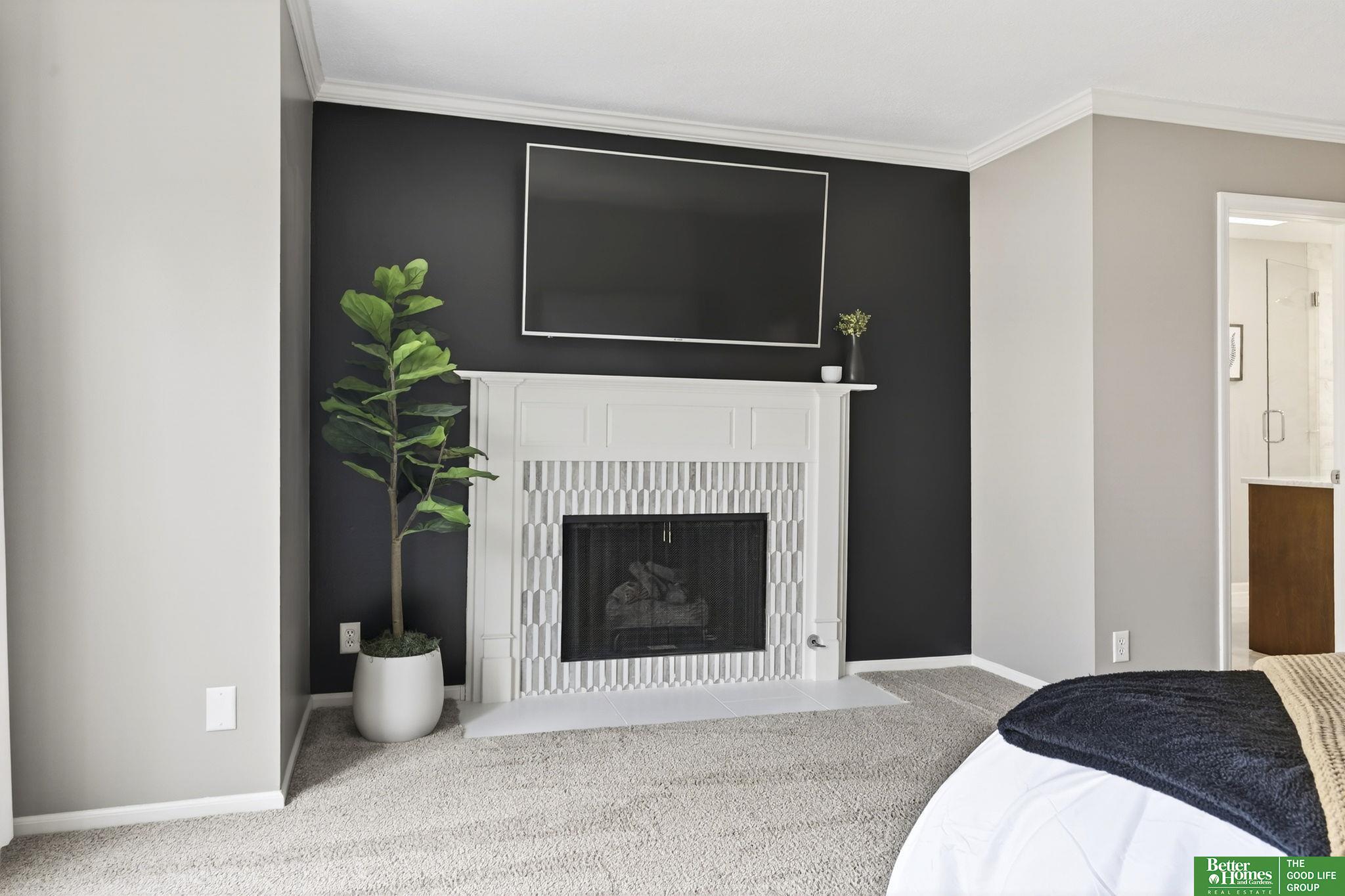 2508 S 92 Plaza