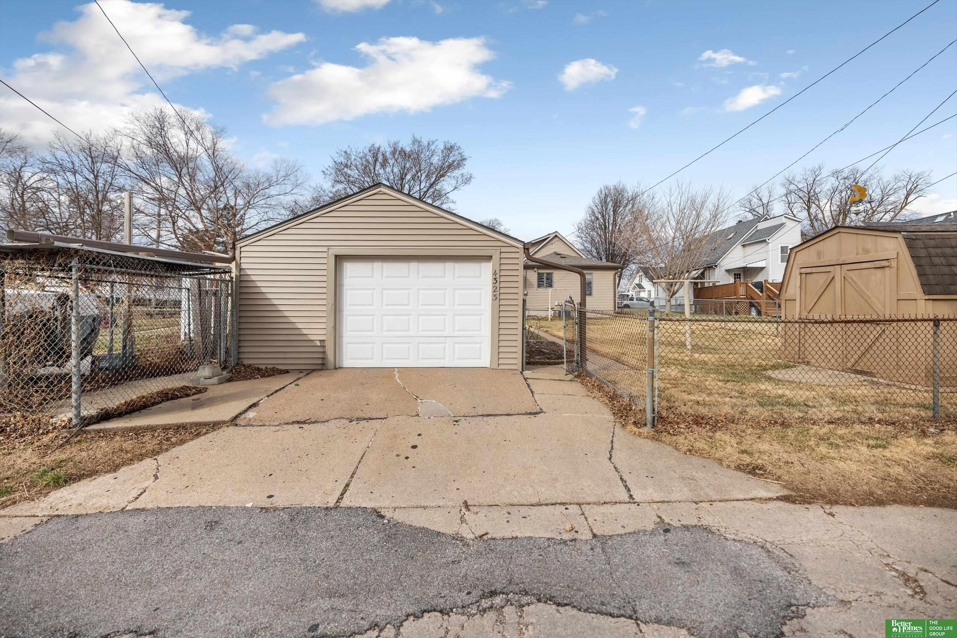 4323 S 39th Street
