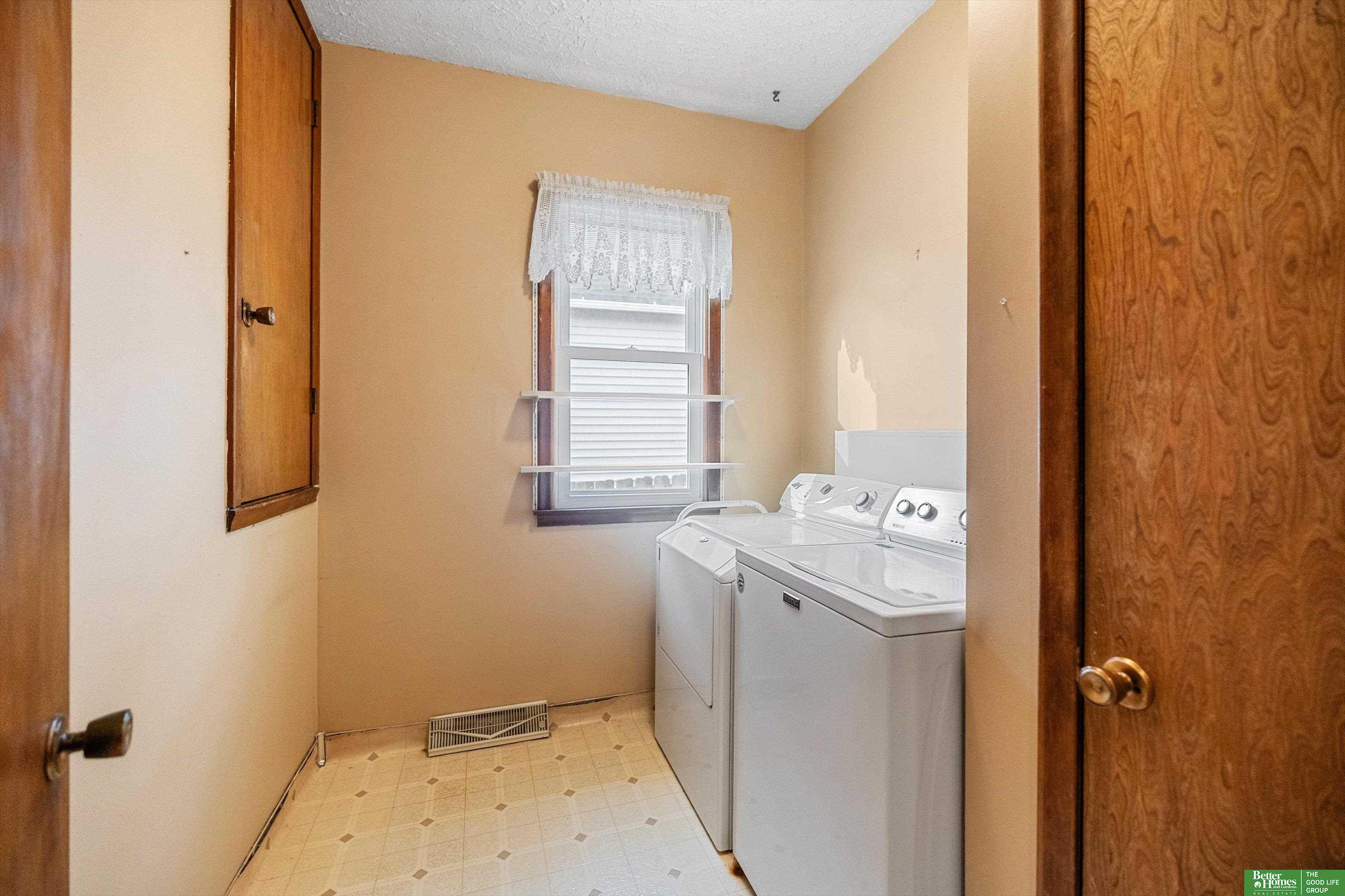 4323 S 39th Street