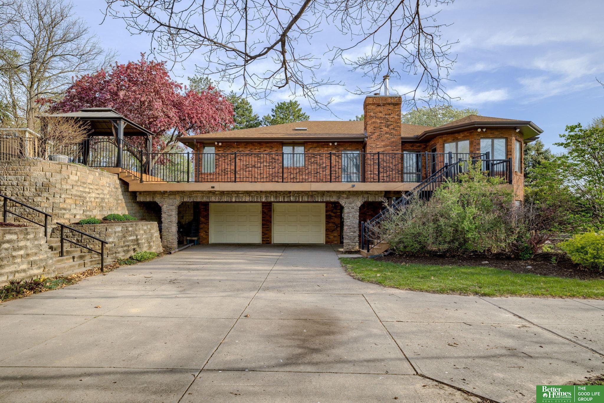 9404 Valaretta Drive