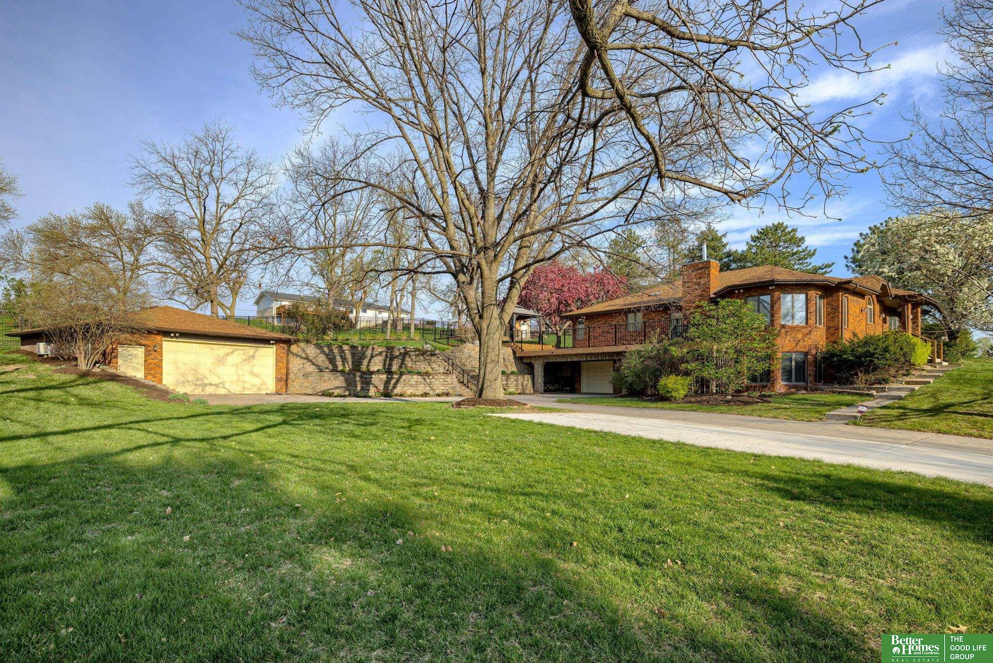 9404 Valaretta Drive
