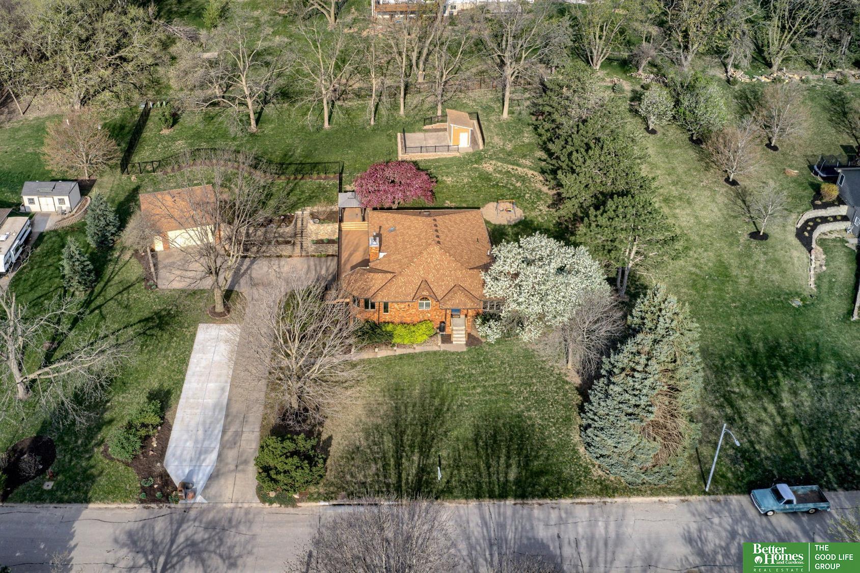 9404 Valaretta Drive