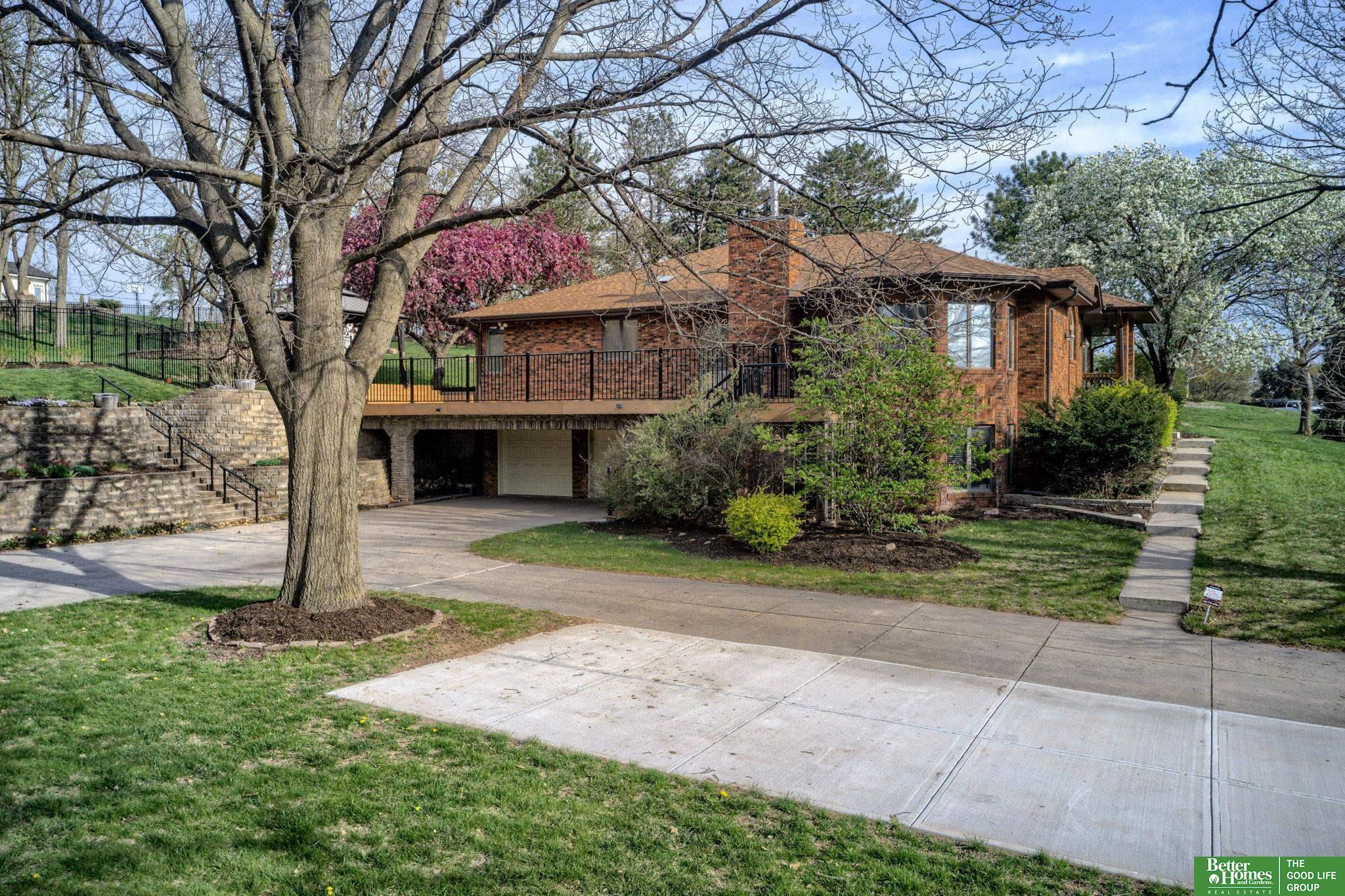 9404 Valaretta Drive