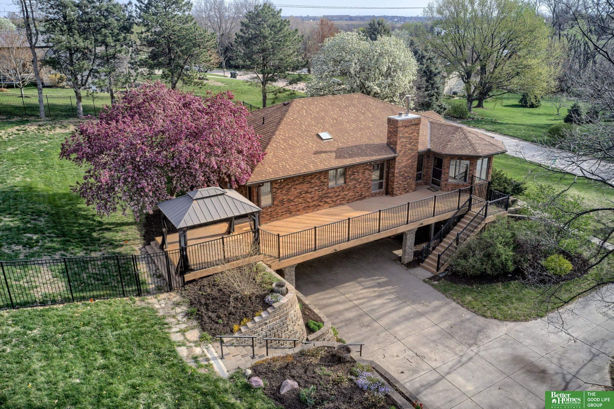 9404 Valaretta Drive