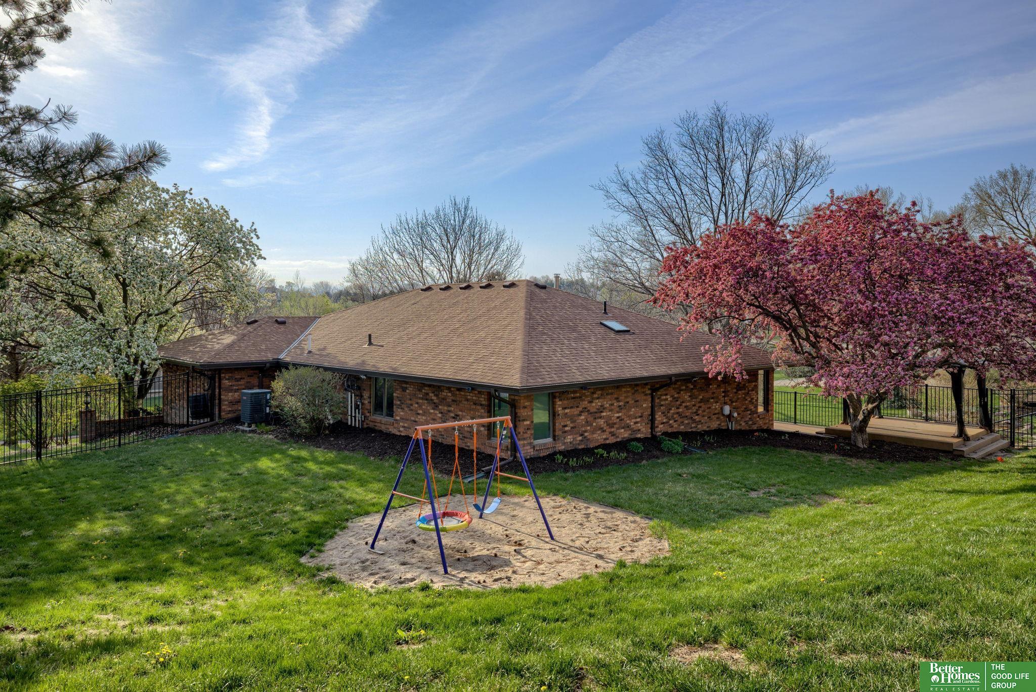 9404 Valaretta Drive