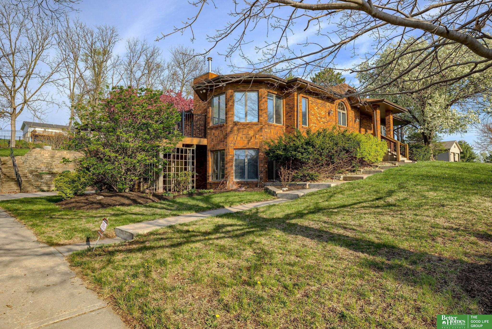9404 Valaretta Drive