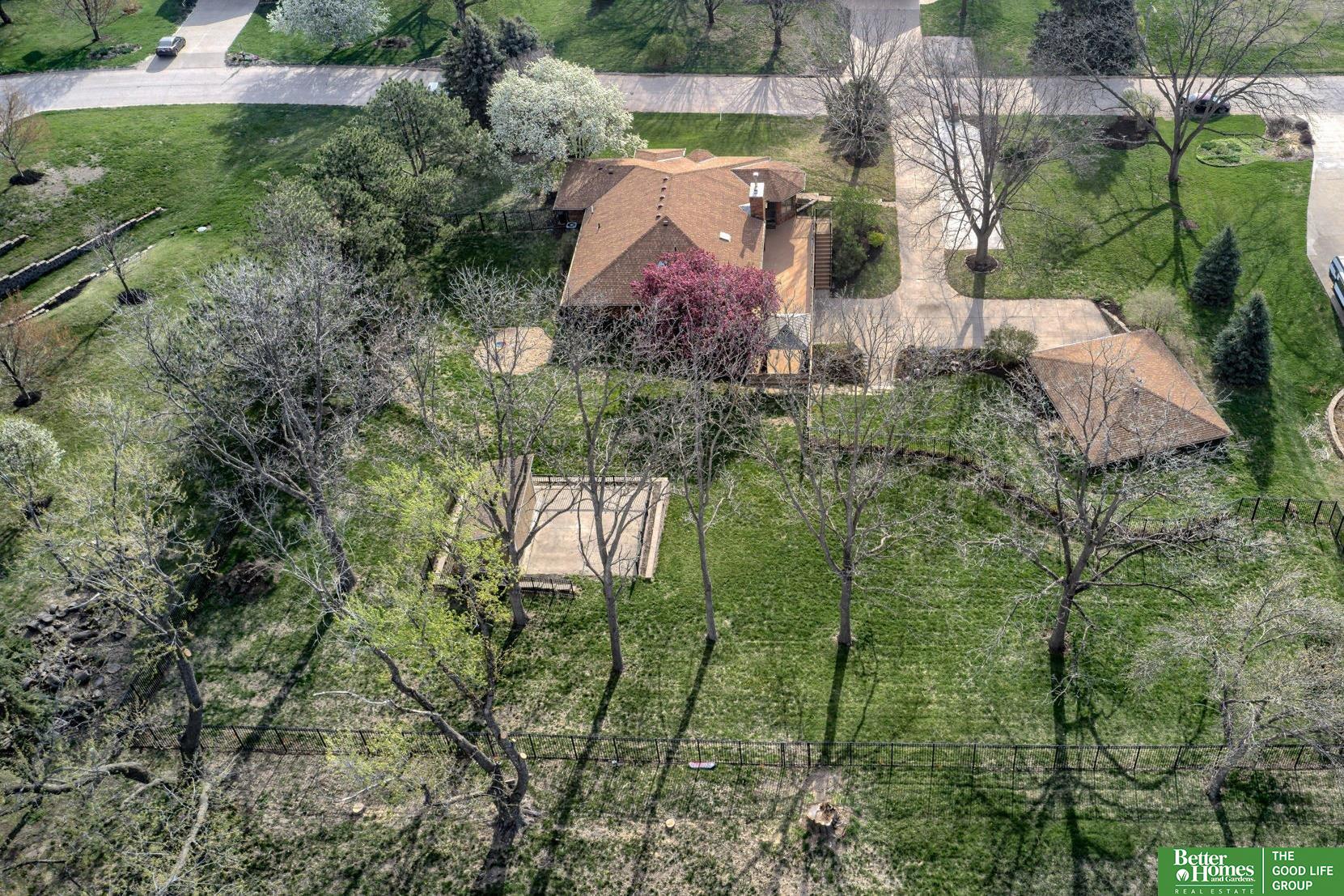 9404 Valaretta Drive