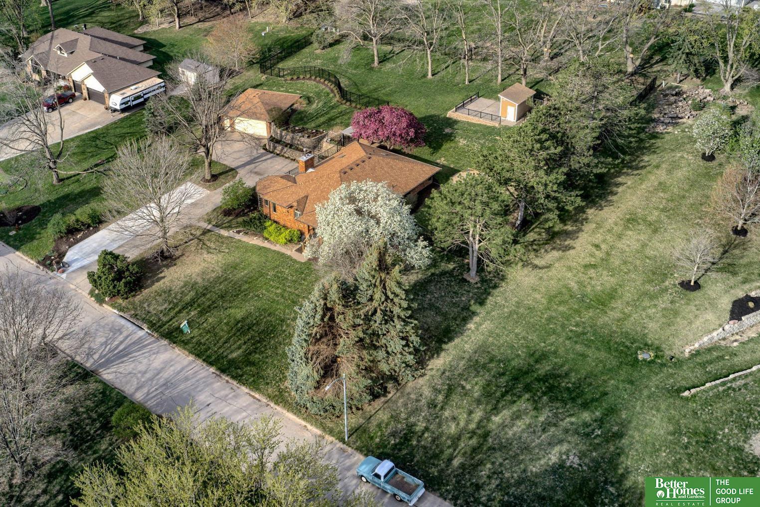 9404 Valaretta Drive