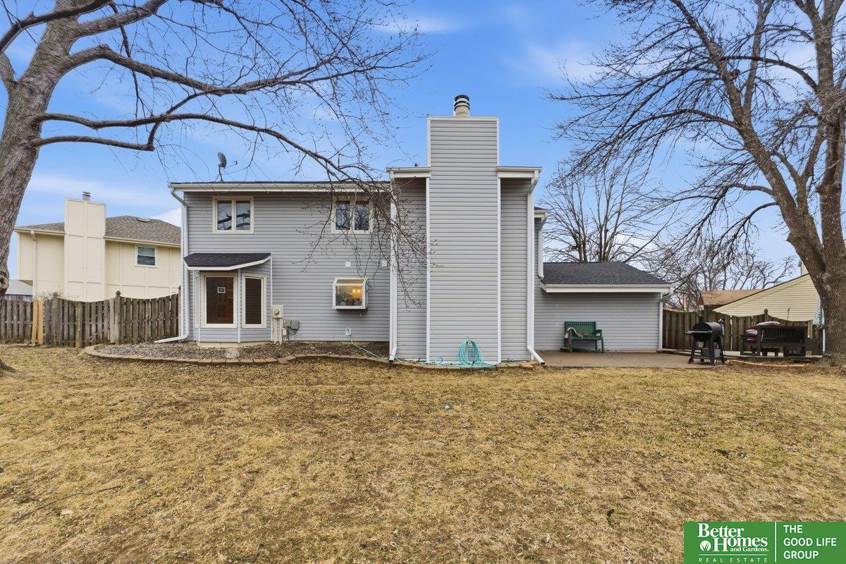 904 S 152 Circle