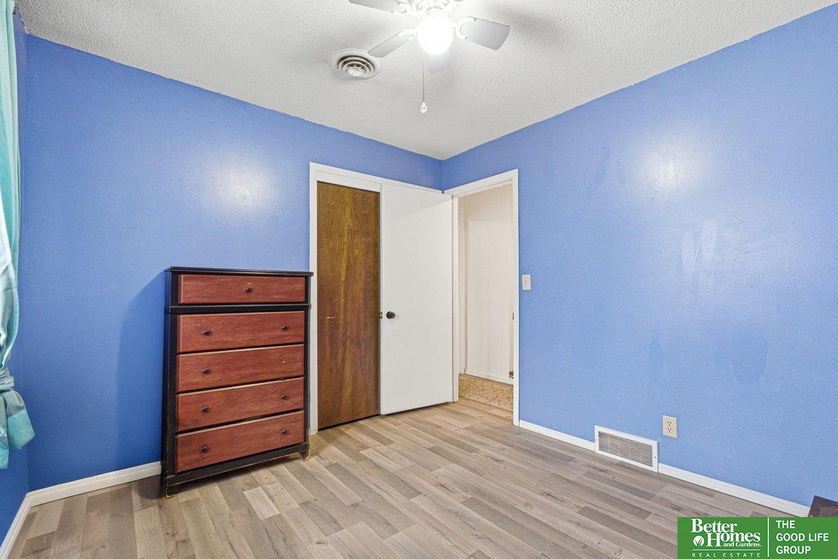 904 S 152 Circle