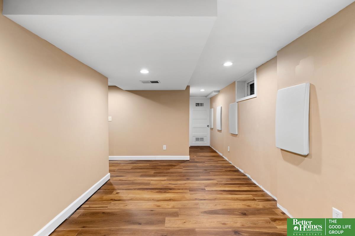 5620 Walnut Street