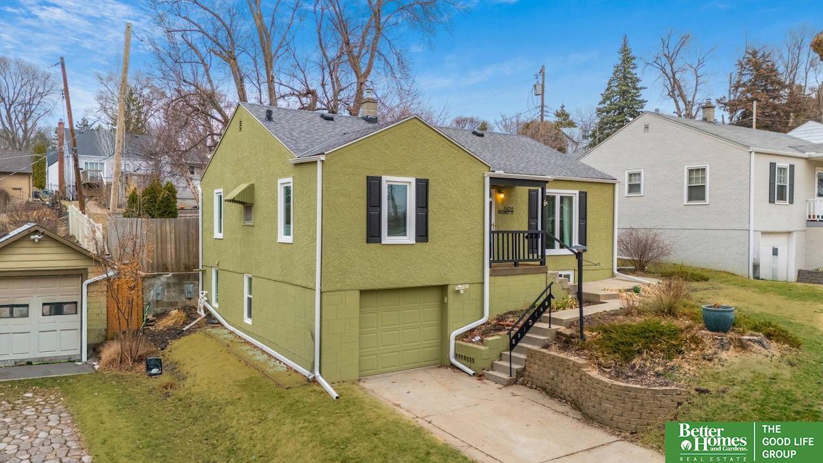 5620 Walnut Street