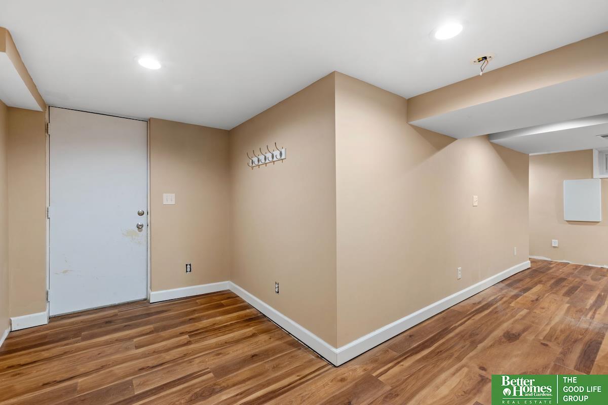 5620 Walnut Street