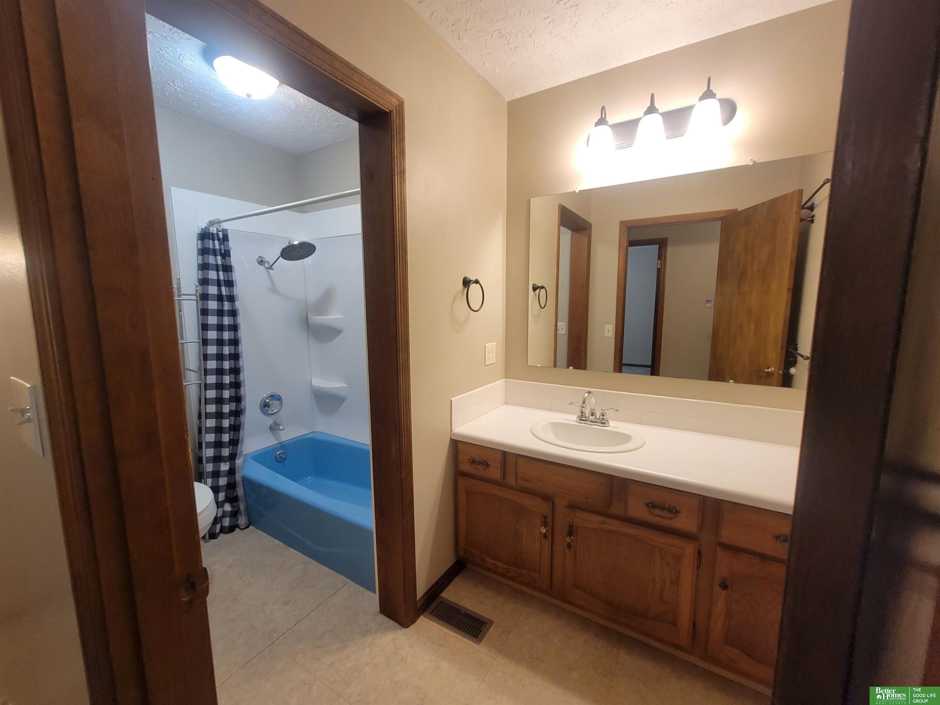 841 S Country Club Drive
